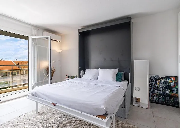 Confortable à Deux Pas De La Terrasse Appartement *