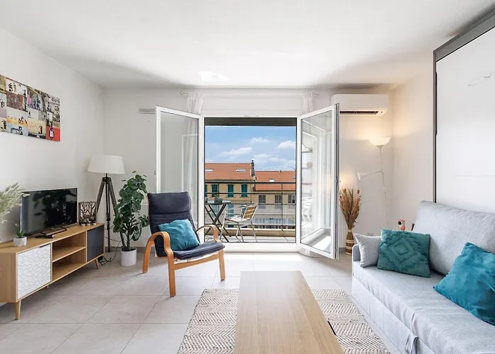 Appartement Confortable à Deux Pas De La Terrasse Nice