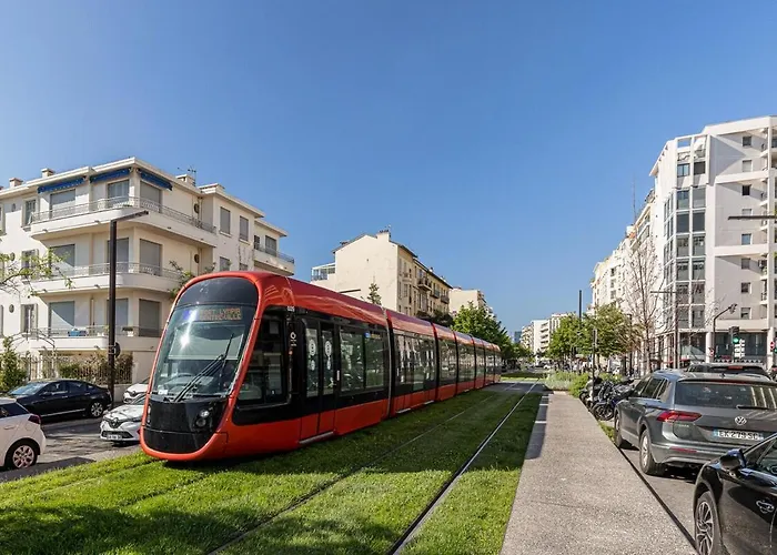 Confortable à Deux Pas De La Terrasse *