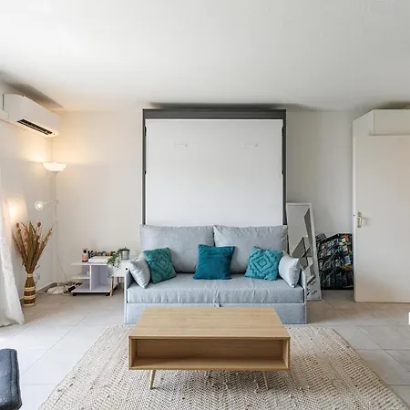 Confortable A Deux Pas De La Terrasse Апартаменты *