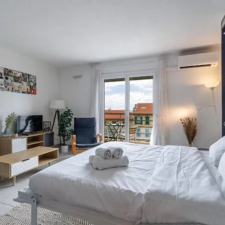 Confortable A Deux Pas De La Terrasse Appartement Nice