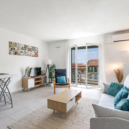 Confortable A Deux Pas De La Terrasse *