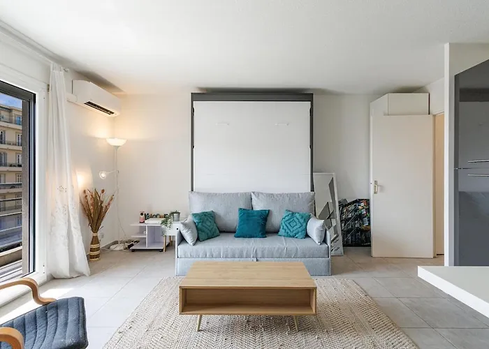 Confortable A Deux Pas De La Terrasse Апартаменты *