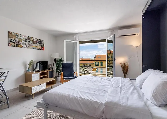 Apartment Confortable A Deux Pas De La Terrasse Nizza