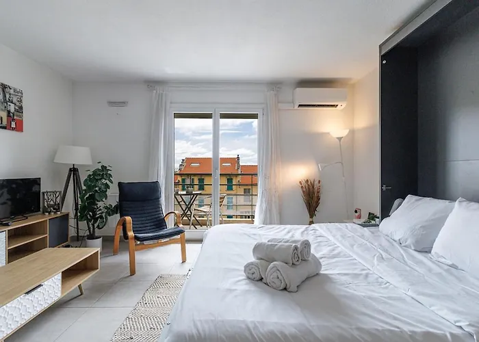 Confortable A Deux Pas De La Terrasse * 尼斯